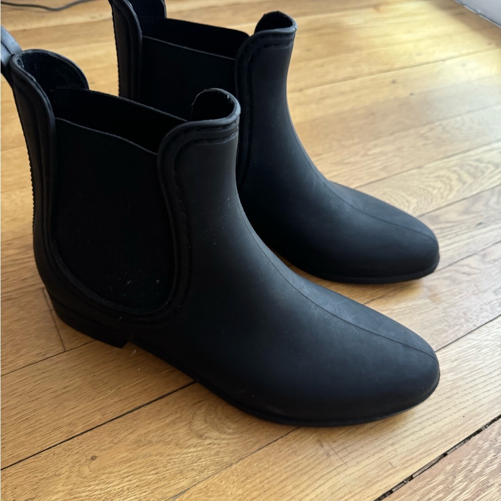 Black Chelsea Rainboots